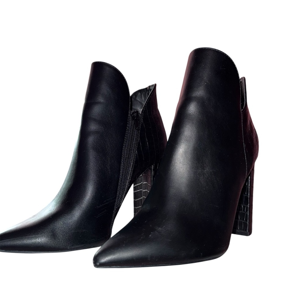 Windsor Staying Out Tonight Black Point Toe Booties size 7.5 NWT